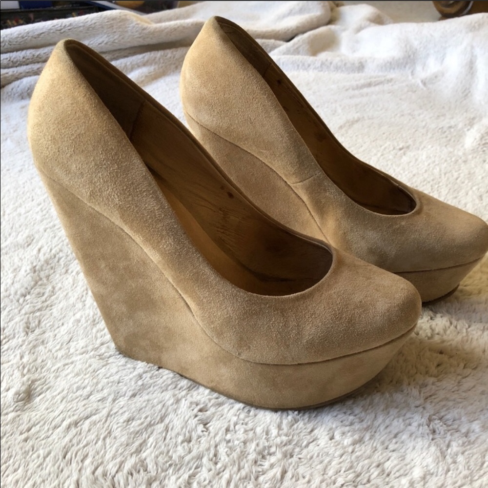 Aldo suede tan wedges